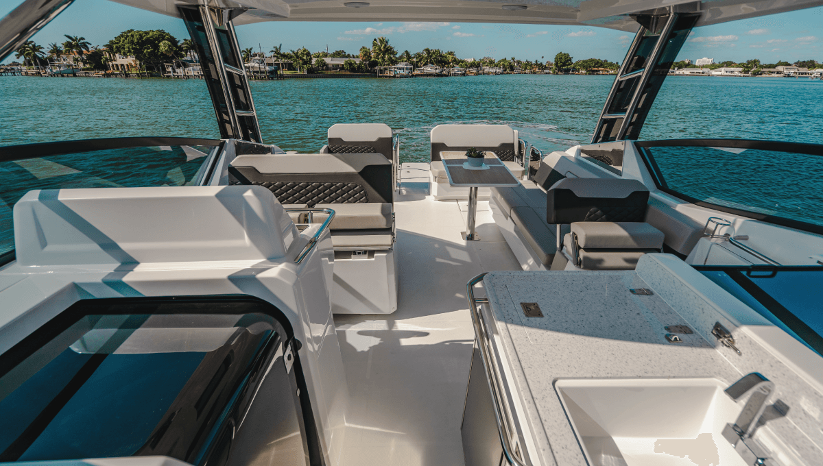 Cockpit of the Aquila 32 Sport