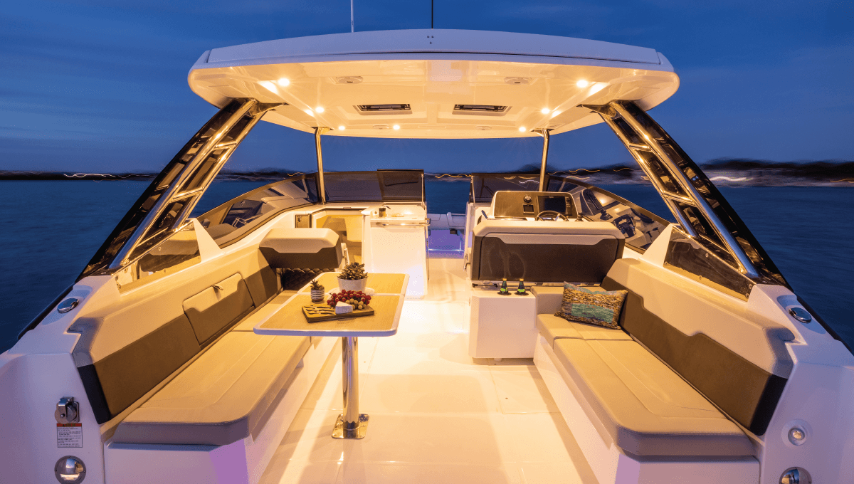 Outdoor dining table on the Aquila 32 Sport