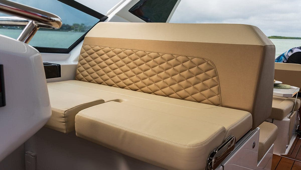 Cockpit seating on the Aquila 32 Sport