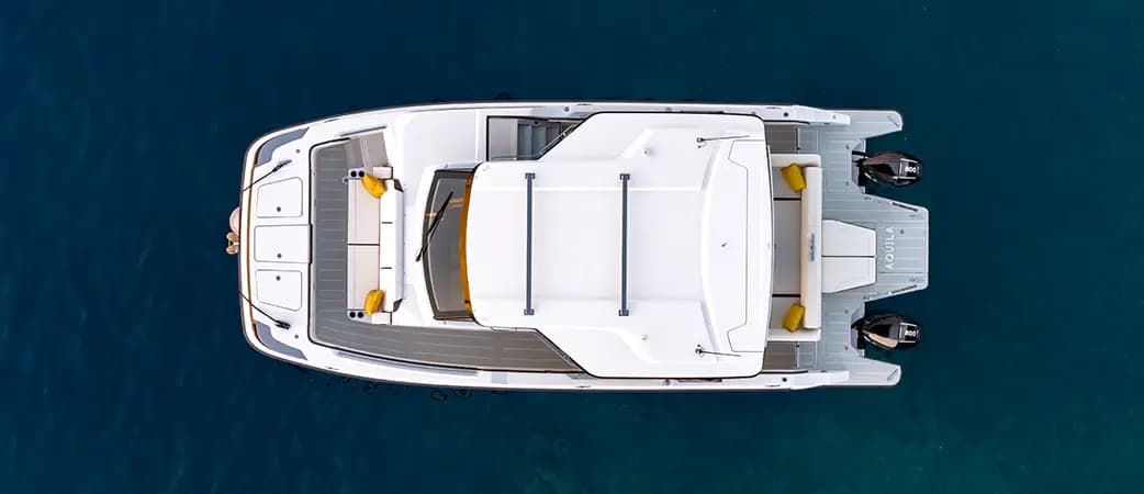 Overhead view of the Aquila 35 Sport
