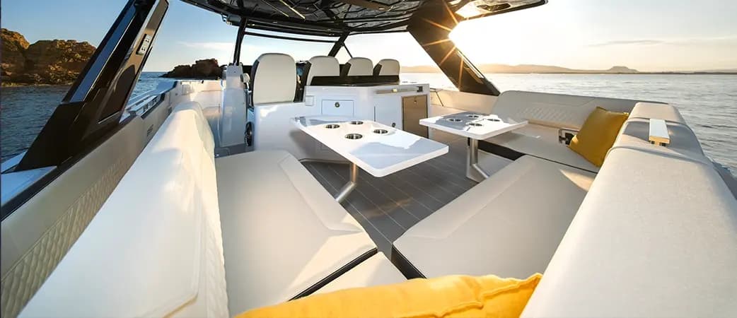 Cockpit of the Aquila 35 Sport