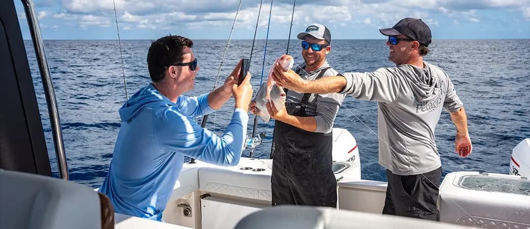 Pescando a bordo del Aquila 36 Molokai