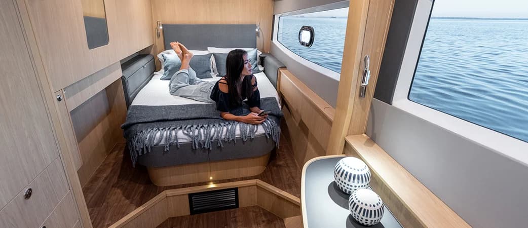 Camarote del Aquila 42 Yacht