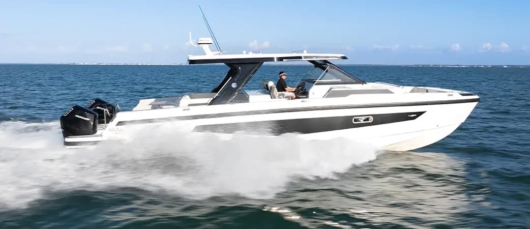 Aquila 45 Sport in profile on the water