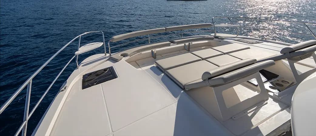 Solárium del Aquila 46 Yacht
