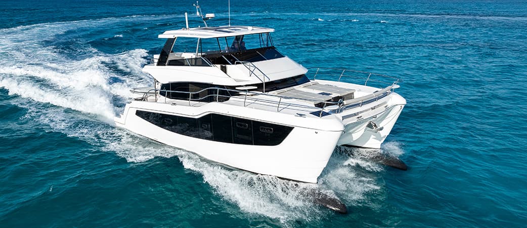 Aquila 50 Yacht running at speed
