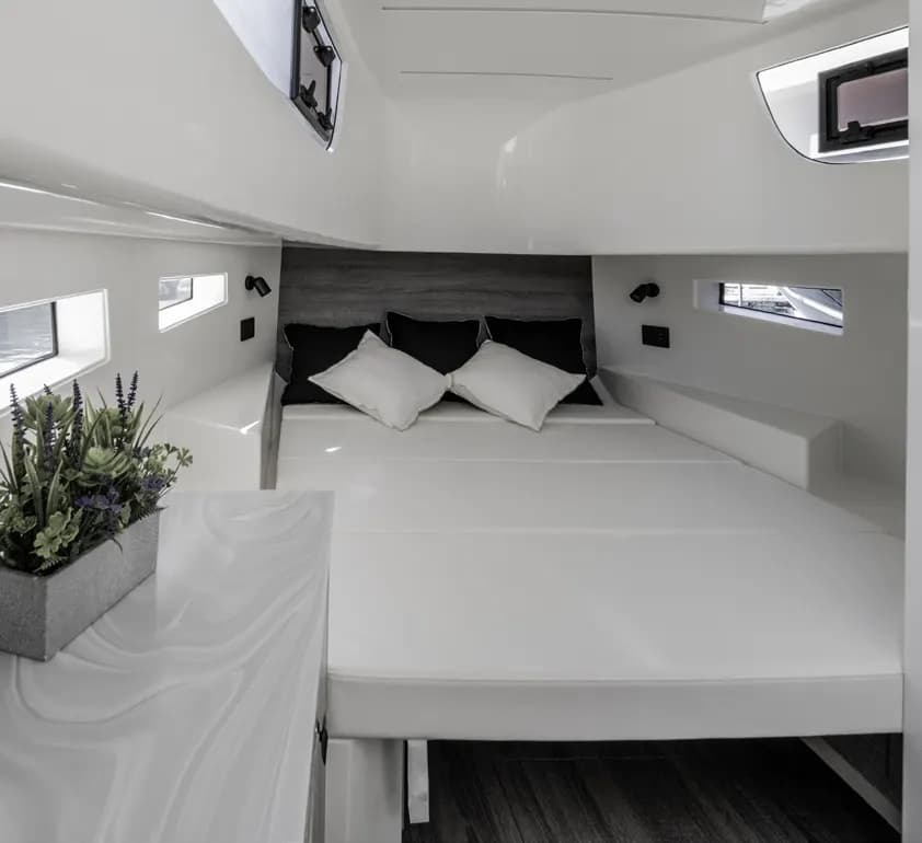 Cama doble convertible del interior del Kumbra 36