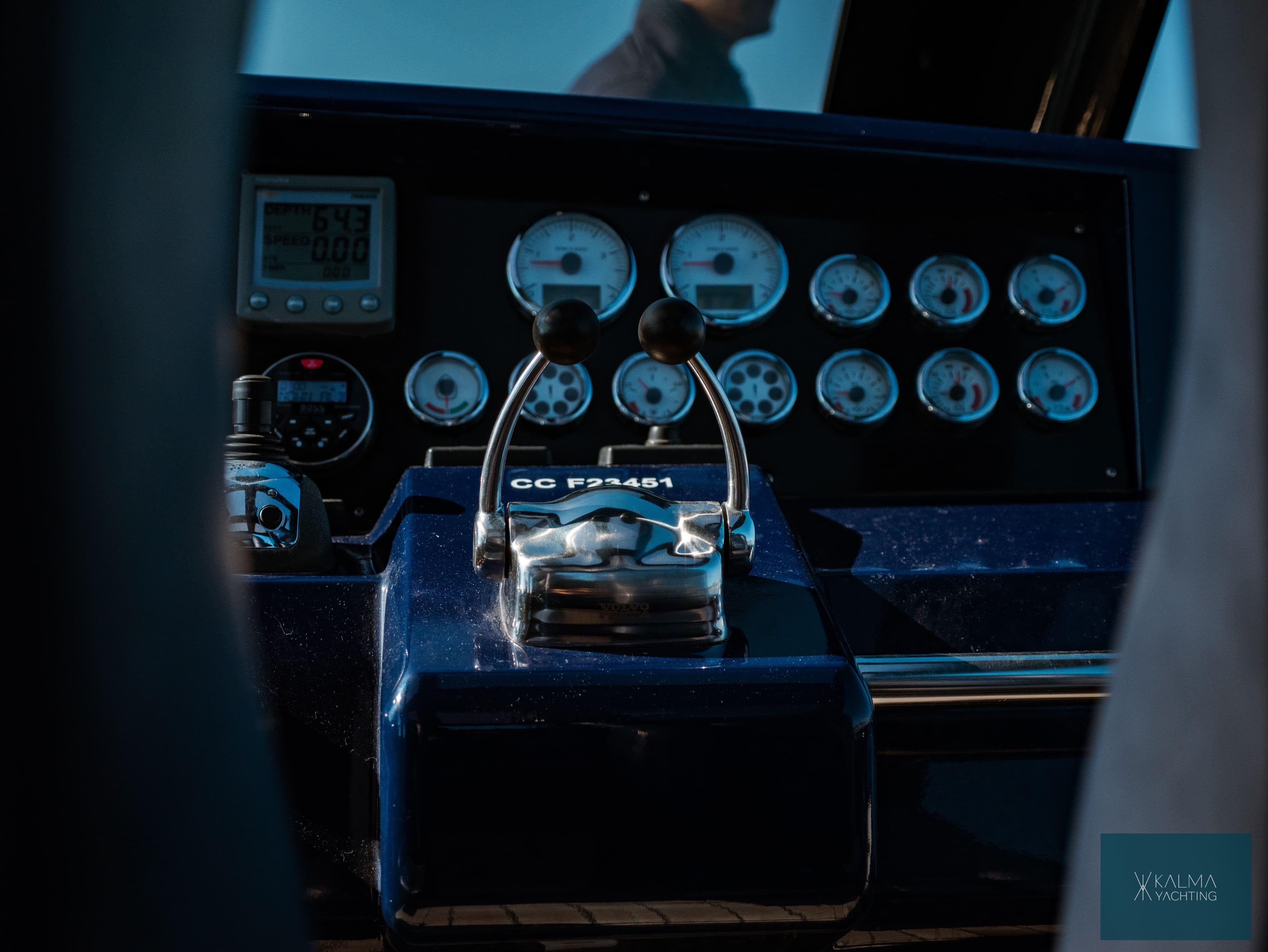 Fjord 40 Open 2008 yacht dashboard with controls and gauges.