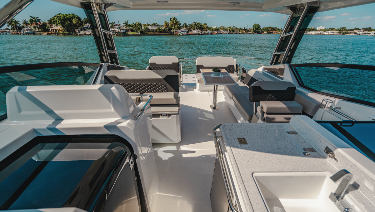 Cockpit of the Aquila 32 Sport