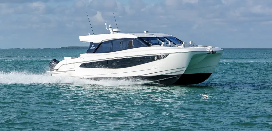 Aquila 42 Coupe naviguant à vive allure