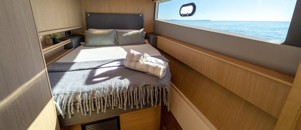 Camarote del Aquila 42 Yacht