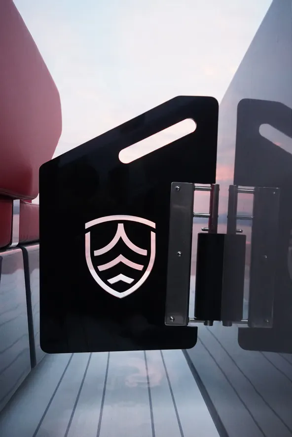 Safety gate with the Kumbra emblem
