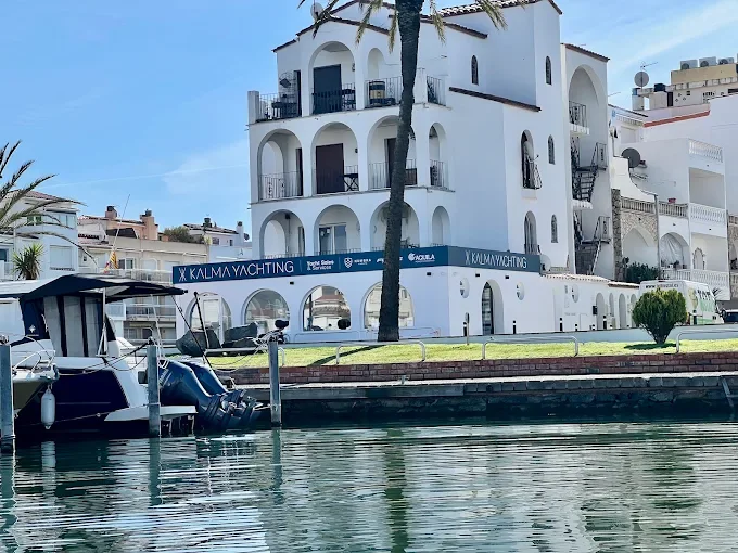 The Kalma Yachting office by the canal in Empuriabrava